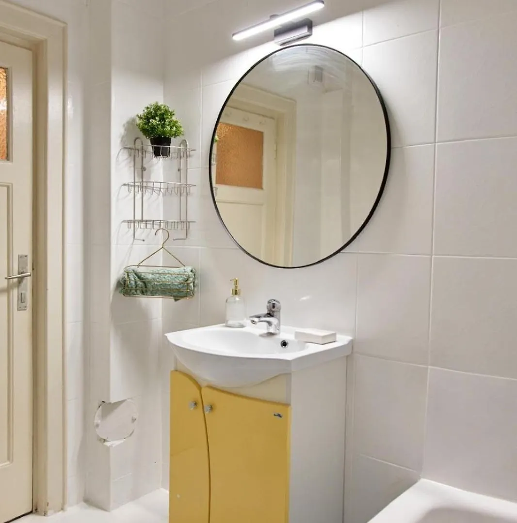 Apartamento Abbey Inn Vasile Lascar Bucareste